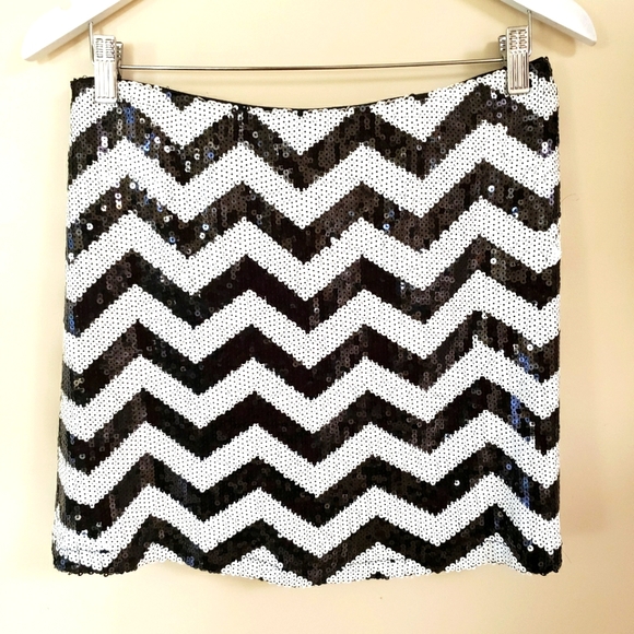 Forever 21 black and white sequin Mini skirt L - Picture 1 of 4
